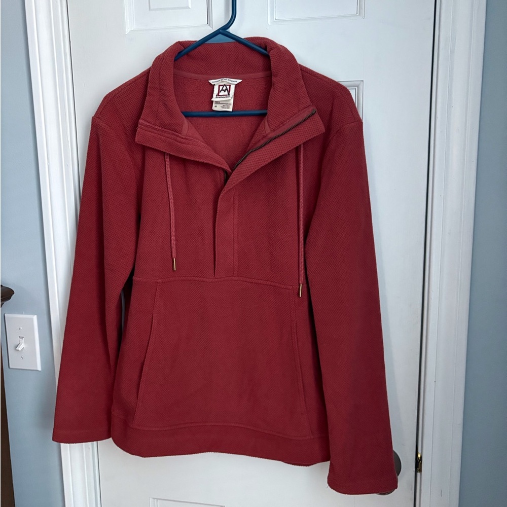Soft, cozy 1/2 zip pullover, Size M. EUC!